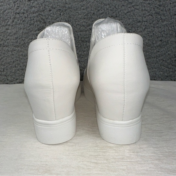 Journee Collection Shoes Womens 8.5 White Platform Slip On Wedge Sneaker NEW - Picture 5 of 7